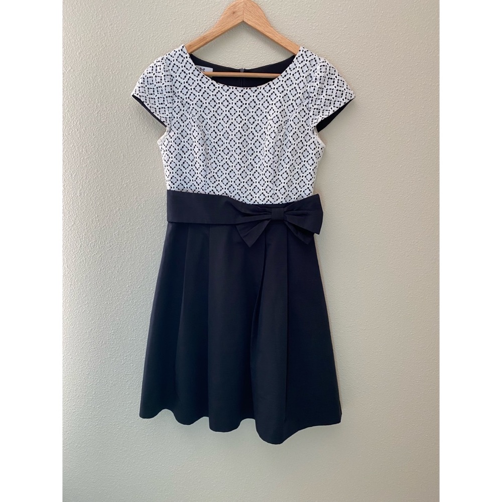 Iris girls midi dress size medium black and white